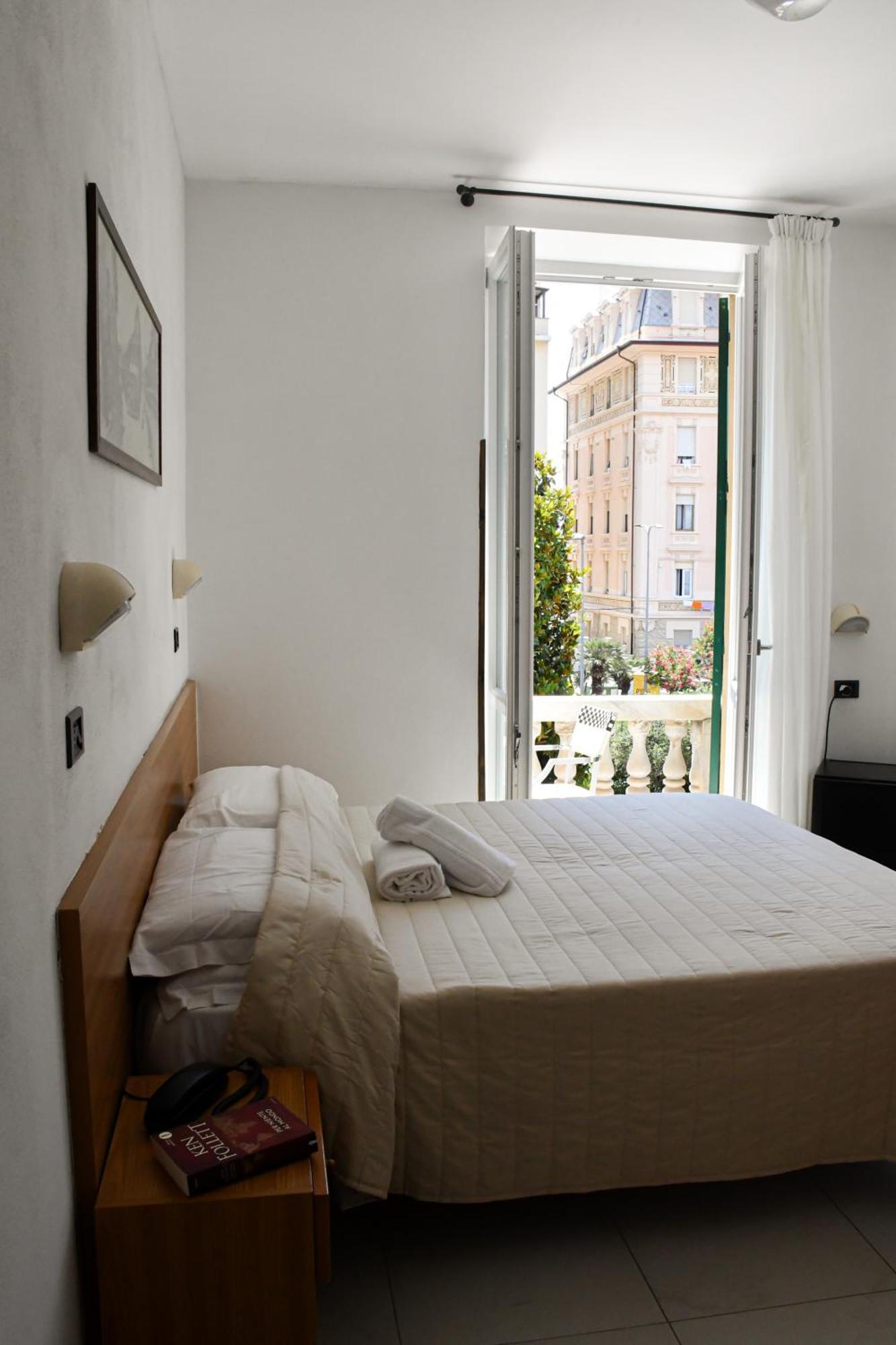 Hotel Le Palme Вараце Екстериор снимка