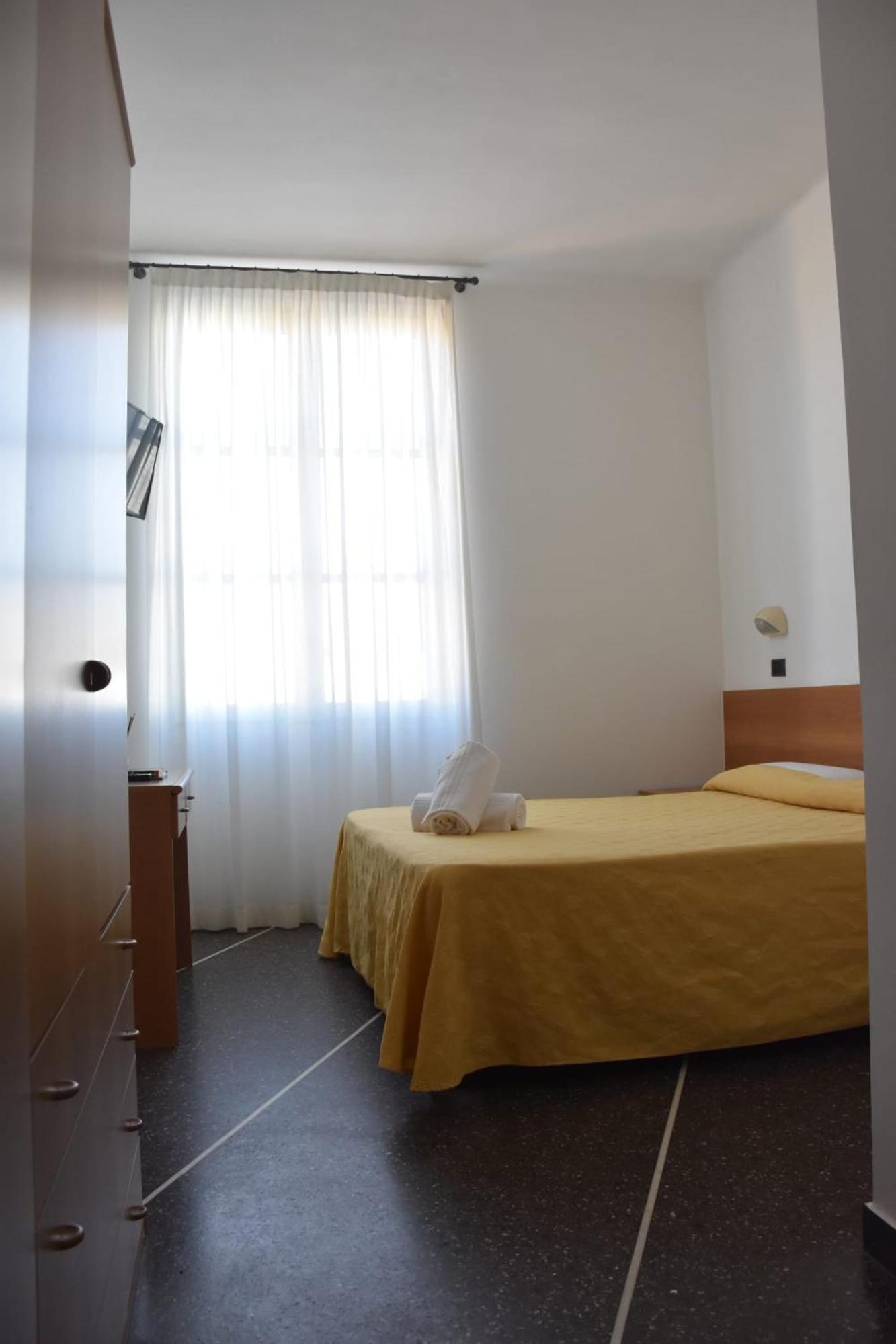 Hotel Le Palme Вараце Екстериор снимка
