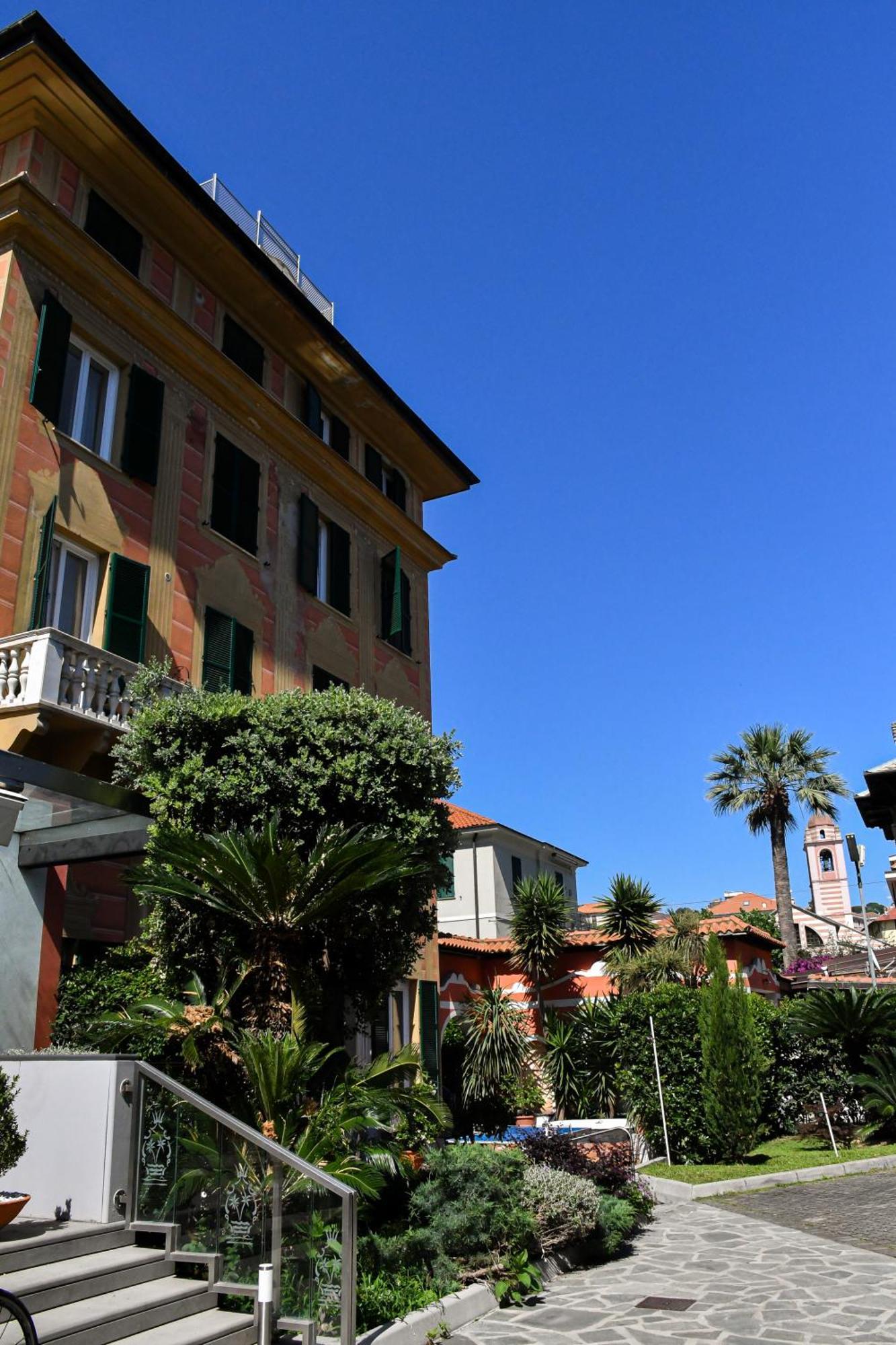 Hotel Le Palme Вараце Екстериор снимка